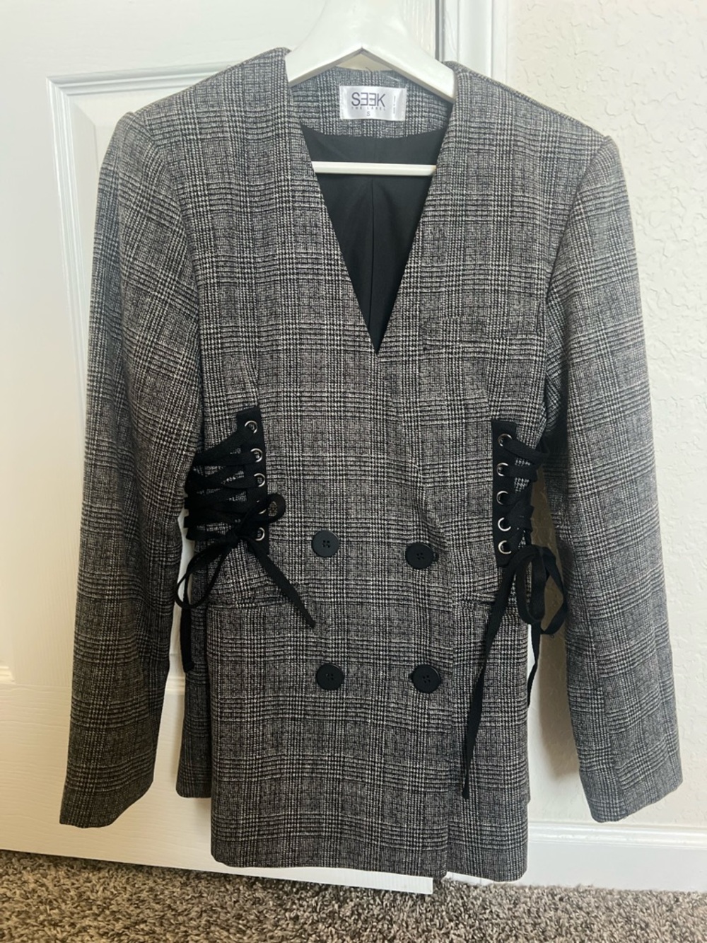 LF Seek the Label double breasted corseted plaid blazer | Size Small